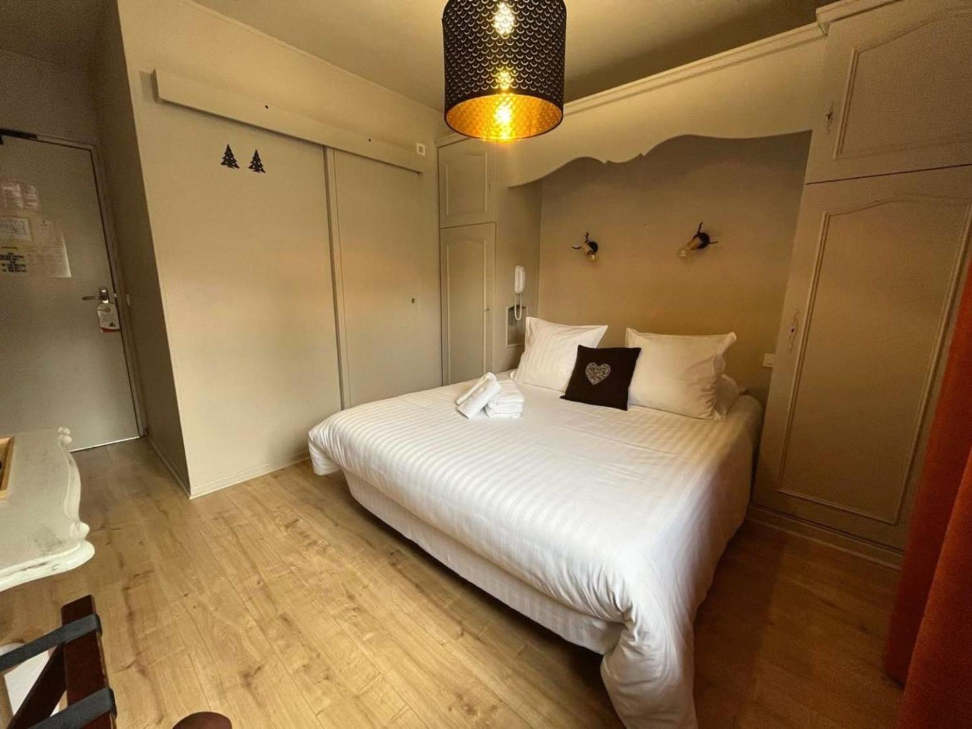Hotel La Rencluse Saint-Mamet Buitenkant foto