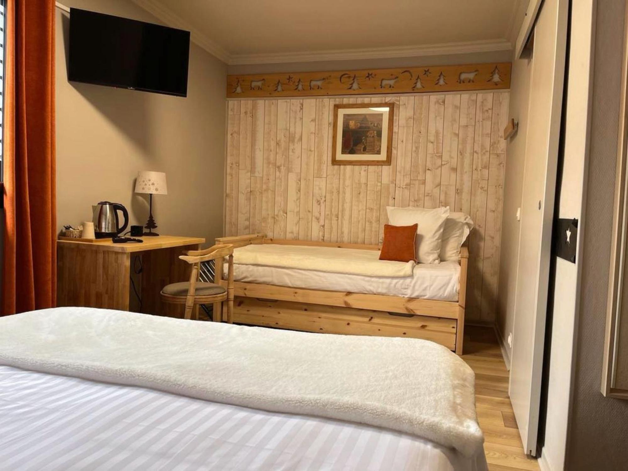 Hotel La Rencluse Saint-Mamet Buitenkant foto