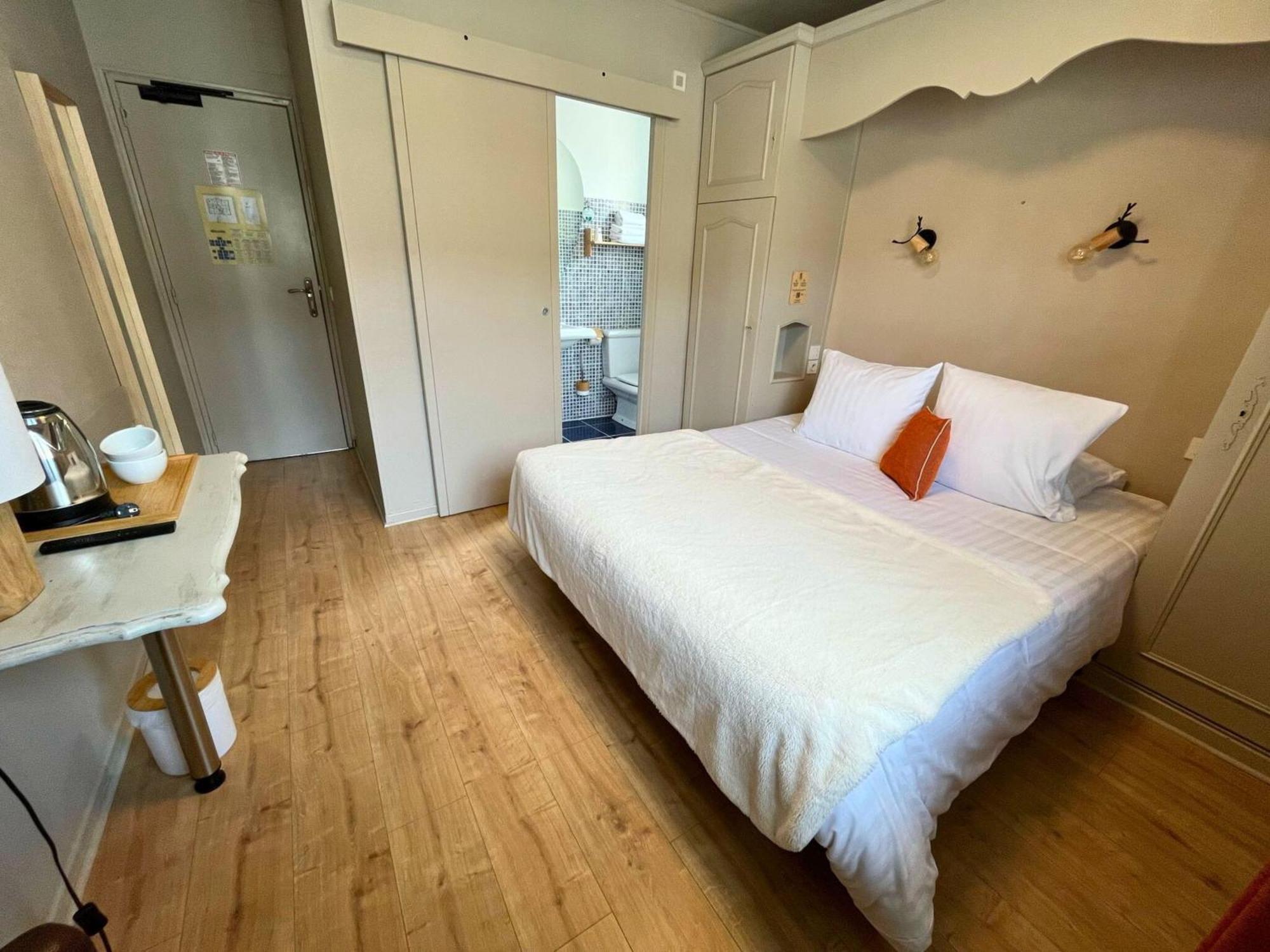 Hotel La Rencluse Saint-Mamet Buitenkant foto